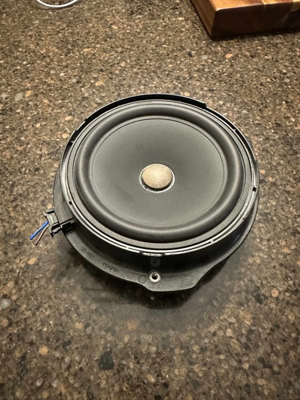 212 213 MB front midwoofer for e class and cls class 2012-2018 - Image 2